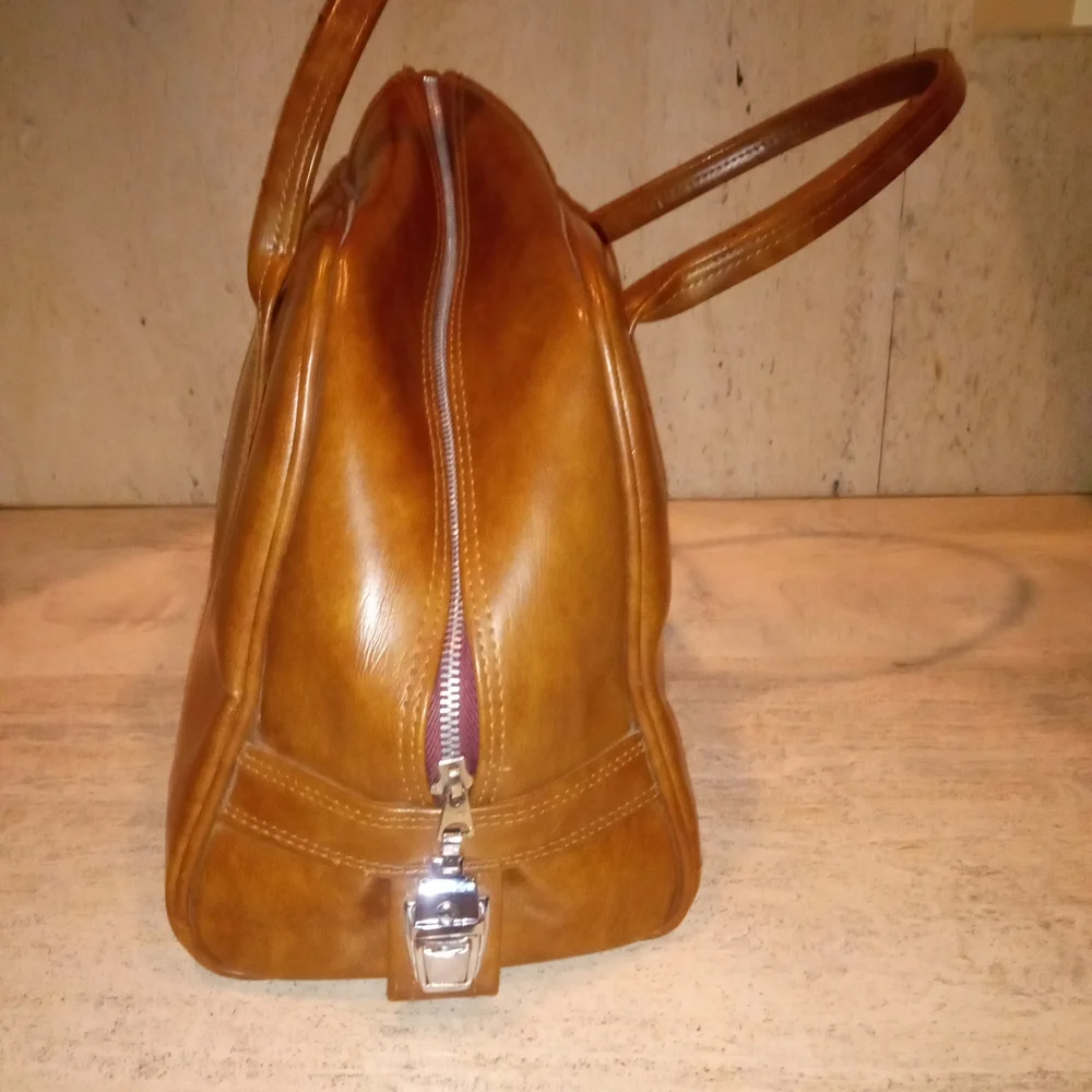 Vintage Airway Industries Inc Vegan Leather Travel Bag